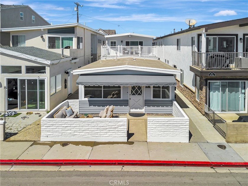 Rare Newport Beach duplex opportunity at 213 33rd Street, just - Beach Townhome/Townhouse for sale in Newport Beach, California on Beachhouse.com
