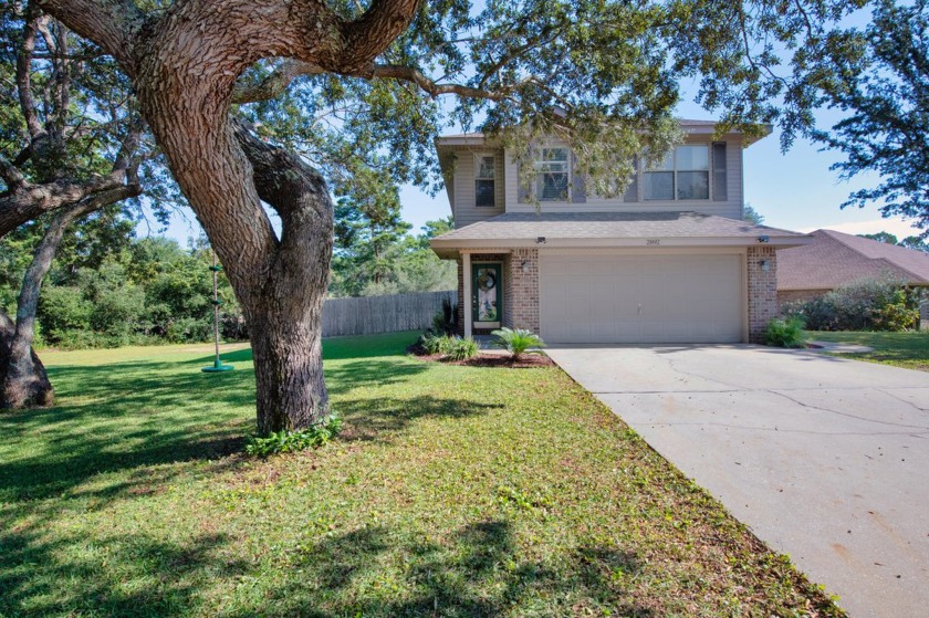 This impeccably maintained 4 bed, 2.5 bath home in the desirable - Beach Home for sale in Navarre, Florida on Beachhouse.com