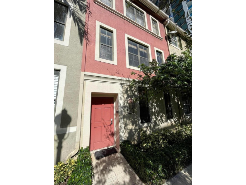 663 Hibiscus Street - Beach Townhome/Townhouse for sale in West Palm Beach, Florida on Beachhouse.com