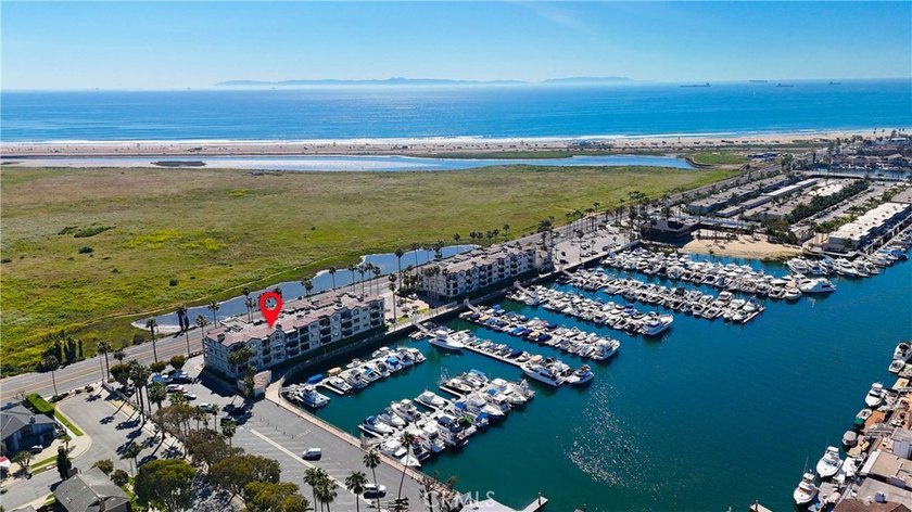 Sprawling one level waterfront condominium with forever views - Beach Condo for sale in Huntington Beach, California on Beachhouse.com