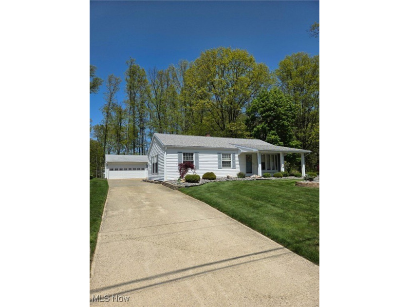 Comfortable, well-kept ranch home only a few blocks from Lake - Beach Home for sale in Ashtabula, Ohio on Beachhouse.com