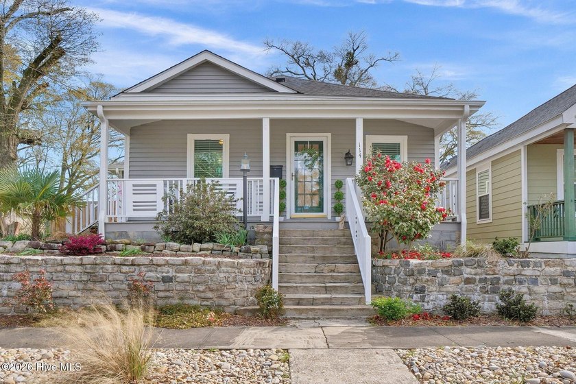 This updated downtown bungalow perfectly balances modern - Beach Home for sale in Wilmington, North Carolina on Beachhouse.com