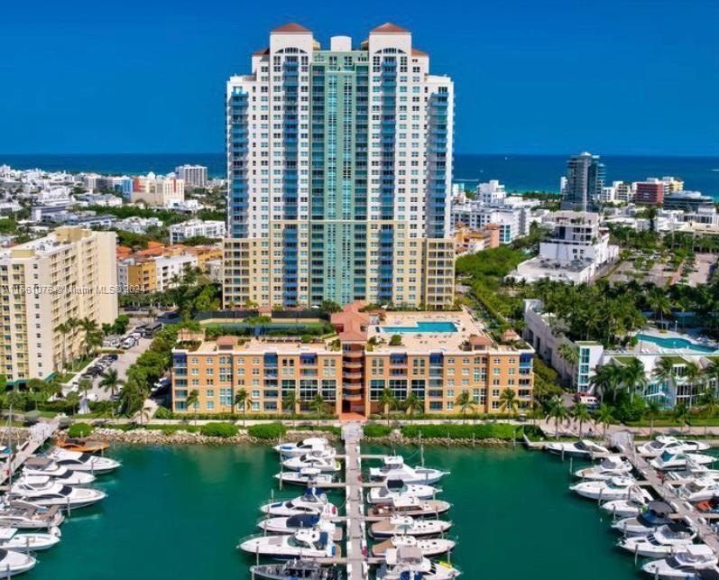 Spacious 1 bedroom and 1 bath Residence at Yatch Club at - Beach Condo for sale in Miami Beach, Florida on Beachhouse.com