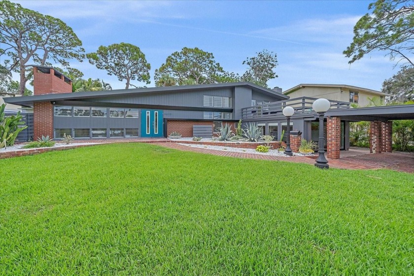 Under contract-accepting backup offers. **Priced below recently - Beach Home for sale in St. Petersburg, Florida on Beachhouse.com