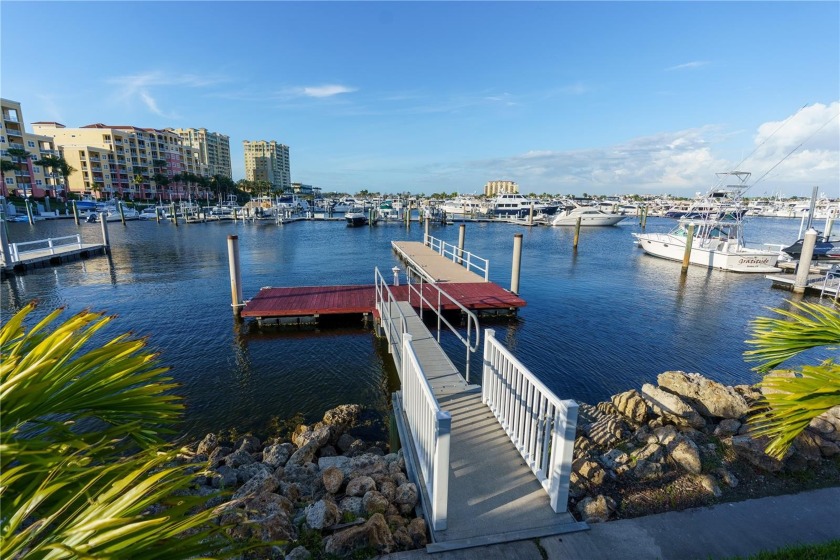 RARELY AVAILABLE!  4 bedroom, 3.5 bath, beautiful waterfront - Beach Home for sale in Palmetto, Florida on Beachhouse.com