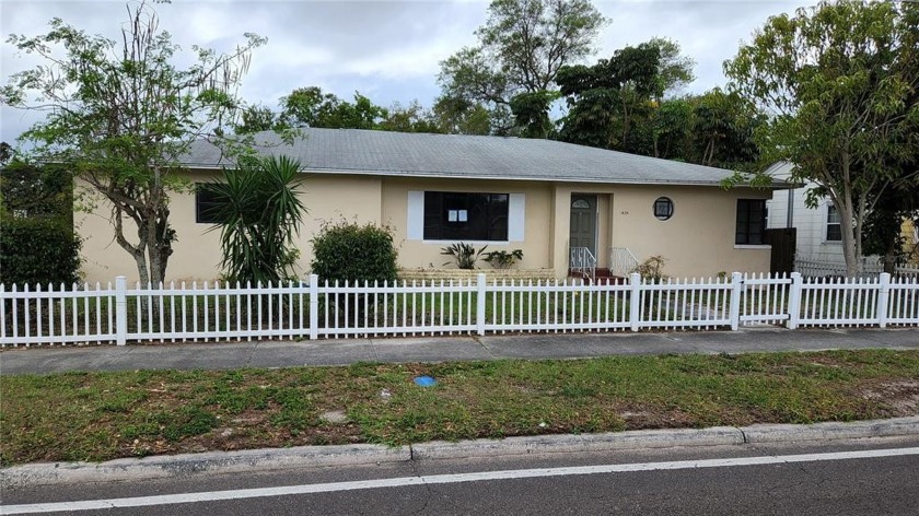Short Sale. Spacious 3 bedroom, 2 bath home situated on a corner - Beach Home for sale in Clearwater, Florida on Beachhouse.com