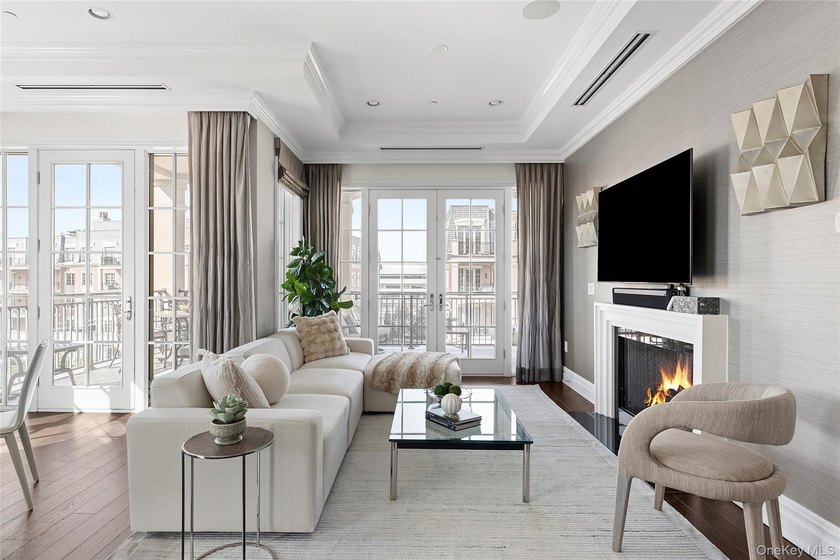 Welcome to the Ritz-Carlton Residences. This sun-filled - Beach Condo for sale in North Hills, New York on Beachhouse.com