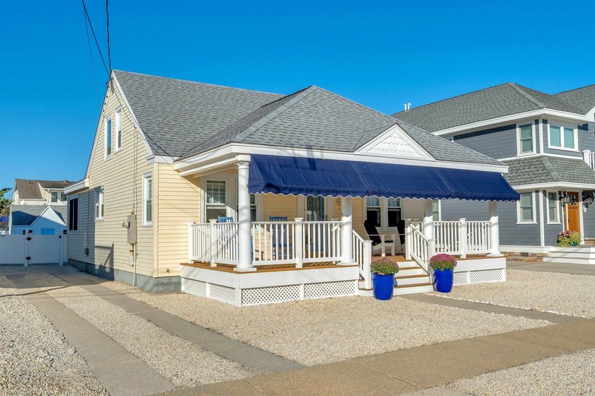 Welcome to 154 98th St. in Stone Harbor! This charming vintage - Beach Home for sale in Stone Harbor, New Jersey on Beachhouse.com
