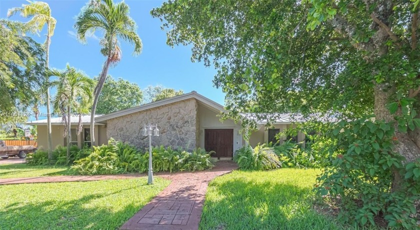 Enjoy pure South Florida canalfront living!  4 bdrm/ 3 bath home - Beach Home for sale in Palmetto Bay, Florida on Beachhouse.com