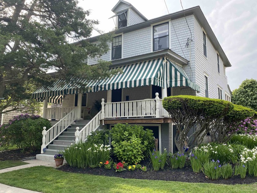 Welcome to this classic Cape May home, built in 1914, completely - Beach Home for sale in Cape May, New Jersey on Beachhouse.com