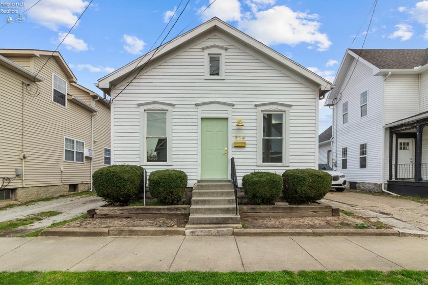 Freshly renovated and a spacious layout all on one floor - this - Beach Home for sale in Sandusky, Ohio on Beachhouse.com