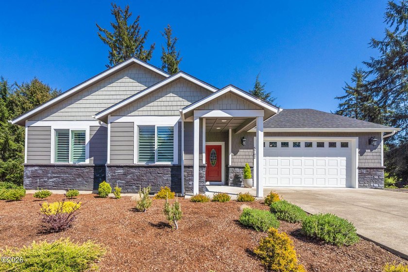 Gorgeous Main Level living home newly built in 2022. Everything - Beach Home for sale in Lincoln City, Oregon on Beachhouse.com