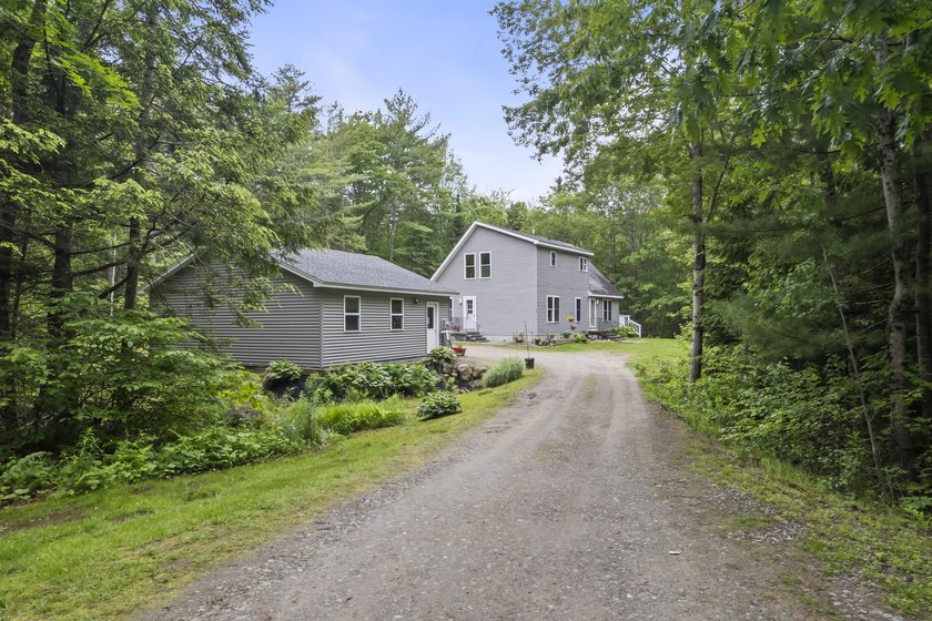 Welcome to this well-maintained, move-in-ready home located just - Beach Home for sale in Woolwich, Maine on Beachhouse.com