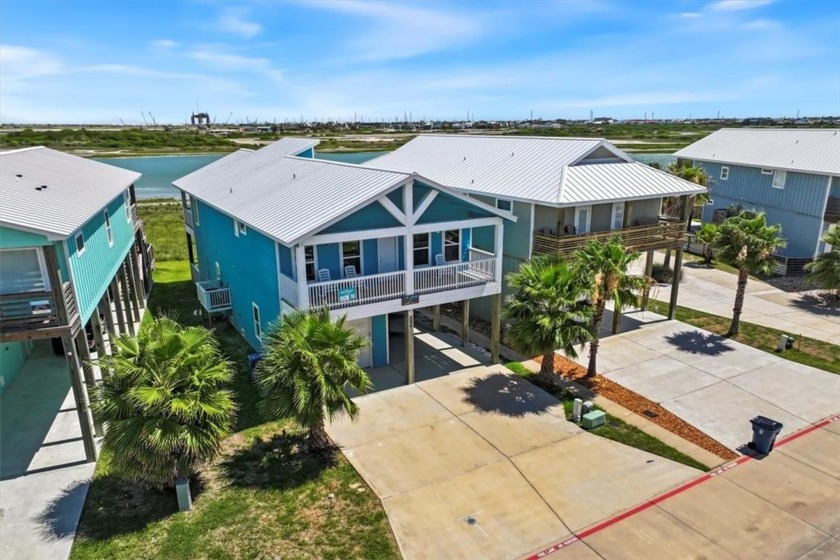 Unrestricted water views for miles, boat garage & a layout made - Beach Home for sale in Port Aransas, Texas on Beachhouse.com