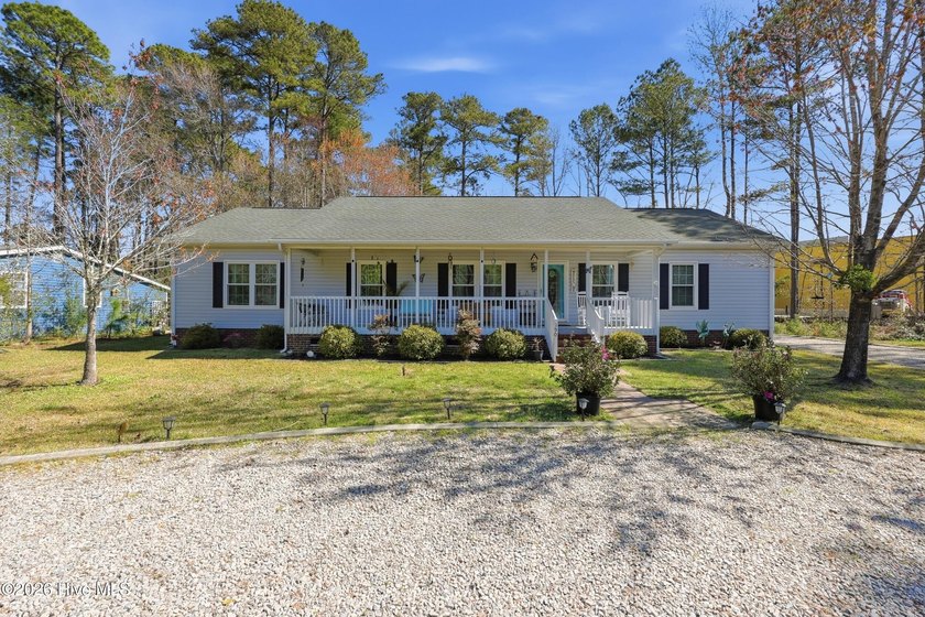 One of a kind property with 3 bedrooms, 2 baths sitting at the - Beach Home for sale in Calabash, North Carolina on Beachhouse.com