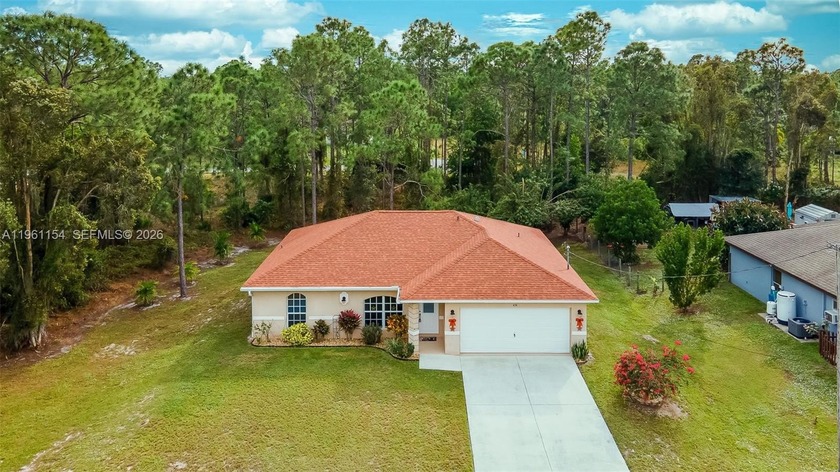 BEAUTIFUL 3 bed/ 3 bath/ 2 car garage, single family home built - Beach Home for sale in Lehigh Acres, Florida on Beachhouse.com
