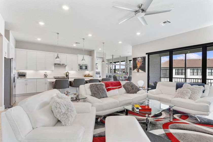 Exquisite home in a Premier 55+ community! Step into - Beach Townhome/Townhouse for sale in Boca Raton, Florida on Beachhouse.com