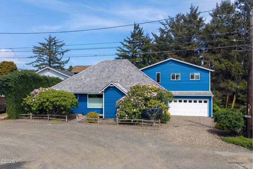 A rare opportunity to own a one-of-a-kind Newport Bay view - Beach Home for sale in Newport, Oregon on Beachhouse.com