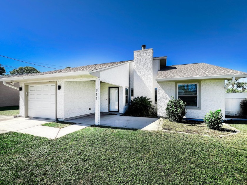 This 3 bedroom 2 bathroom home is perfect for first time home - Beach Home for sale in Panama City Beach, Florida on Beachhouse.com