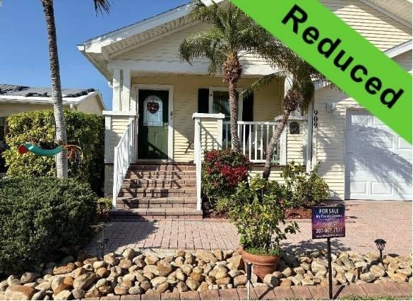 This beautiful home is a 2005 Palm Harbor, Zone III home. Built - Beach Home for sale in Venice, Florida on Beachhouse.com