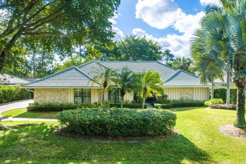 This completely renovated and meticulously maintained home in - Beach Home for sale in Palm Beach Gardens, Florida on Beachhouse.com