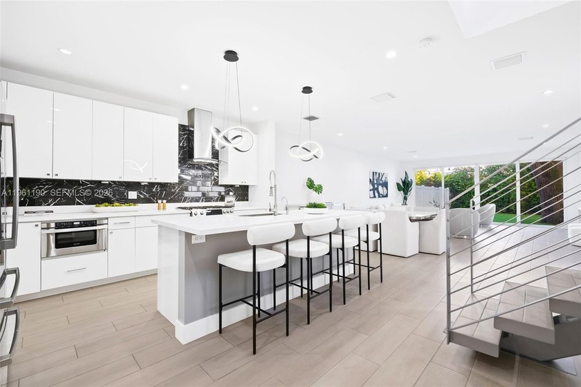 Welcome to this stunning 2018 modern townhome in the heart of - Beach Townhome/Townhouse for sale in Fort Lauderdale, Florida on Beachhouse.com