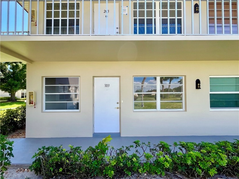 Charming 1st floor corner unit condominum One bedroom one and - Beach Condo for sale in Vero Beach, Florida on Beachhouse.com