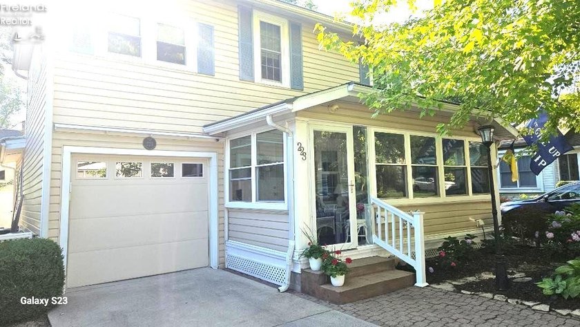 NEW PRICE - AVAILABLE FOR IMMEDIATE OCCUPANCY Welcome to this - Beach Home for sale in Lakeside, Ohio on Beachhouse.com