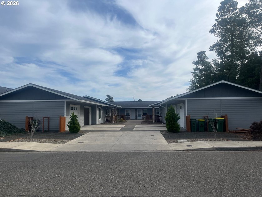 Don't miss this incredible investment opportunity! This standout - Beach Home for sale in Florence, Oregon on Beachhouse.com