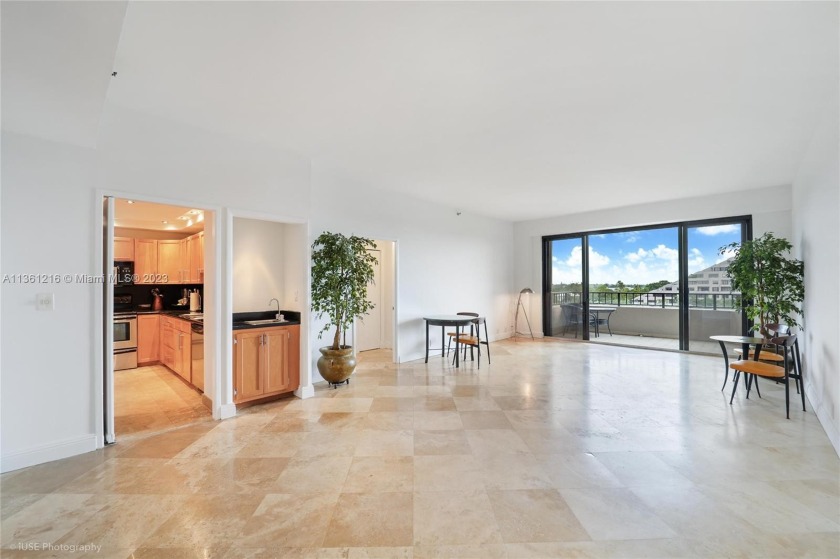 Great 2/2 unit at Key Colony's The Tidemark, Phase 1. The unit - Beach Condo for sale in Key Biscayne, Florida on Beachhouse.com