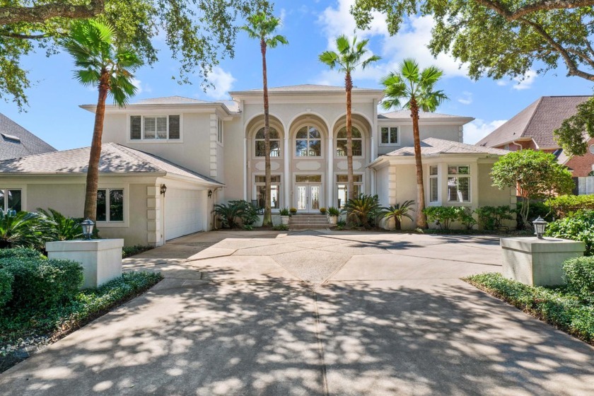 Experience the pinnacle of bayfront living in the prestigious - Beach Home for sale in Niceville, Florida on Beachhouse.com