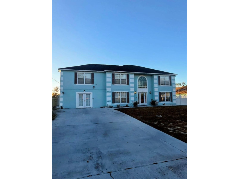 Wonderful property of over 3,000 sq.ft. under NEW ROOF, in a - Beach Home for sale in Spring Hill, Florida on Beachhouse.com