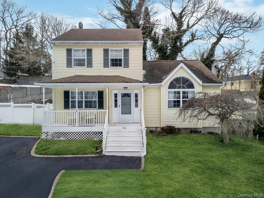 Well kept and clean 3 br, 1.5 bth colonial in the desirable - Beach Home for sale in Rocky Point, New York on Beachhouse.com