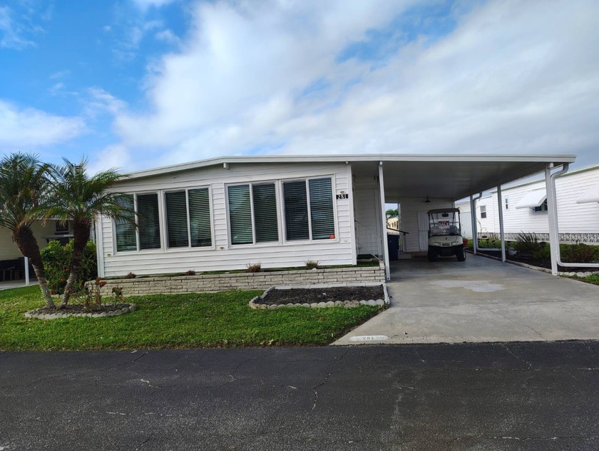 Welcome to 281 La Costa St.!  This is a super cute home within - Beach Home for sale in Nokomis, Florida on Beachhouse.com