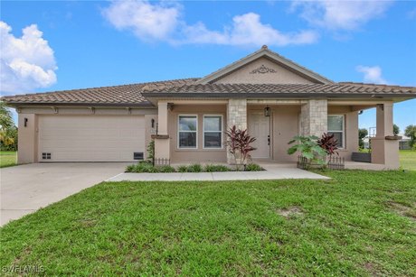 LIKE NEW CONSTRUCTION - In the GORGEOUS GOLF CART FRIENDLY - Beach Home for sale in Punta Gorda, Florida on Beachhouse.com