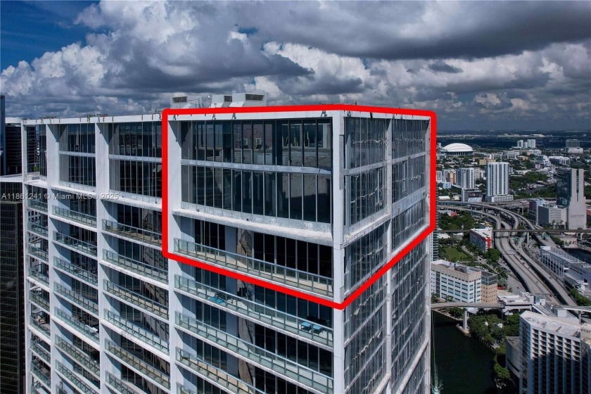 *Icon Brickell Sky Mansion**
Situated in the heart of Brickell - Beach Condo for sale in Miami, Florida on Beachhouse.com