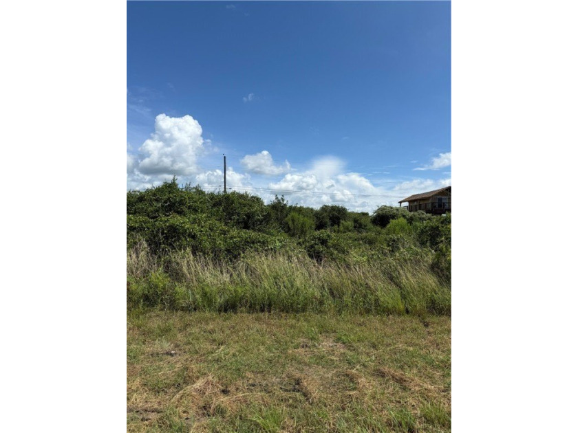 Build your coastal retreat in Holiday Beach! This lot is ready - Beach Lot for sale in Rockport, Texas on Beachhouse.com