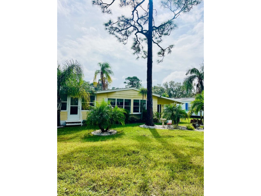 Welcome to this beautifully maintained, fully furnished - Beach Home for sale in North Fort Myers, Florida on Beachhouse.com