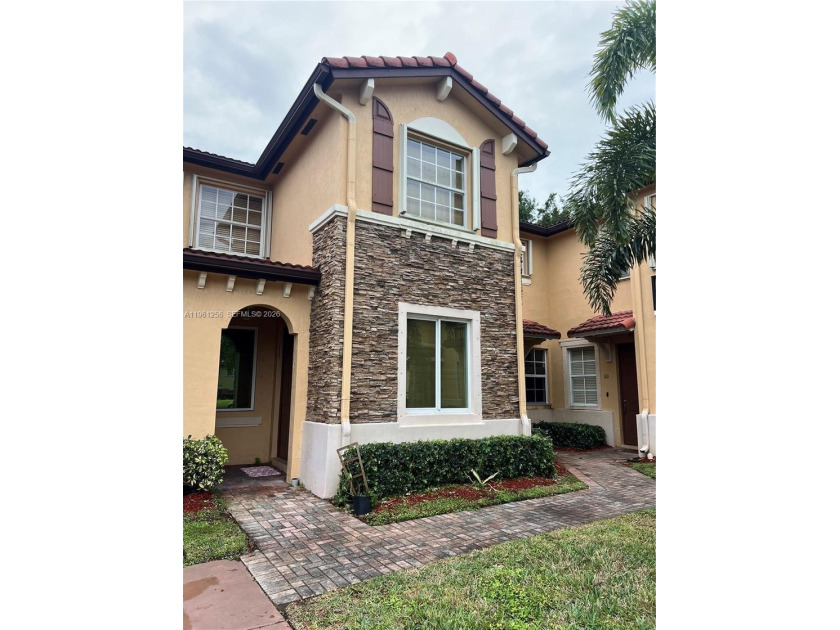 3 bed/2.5 bath condo at The villas at Carmel at Malibu Bay.This - Beach Condo for sale in Homestead, Florida on Beachhouse.com