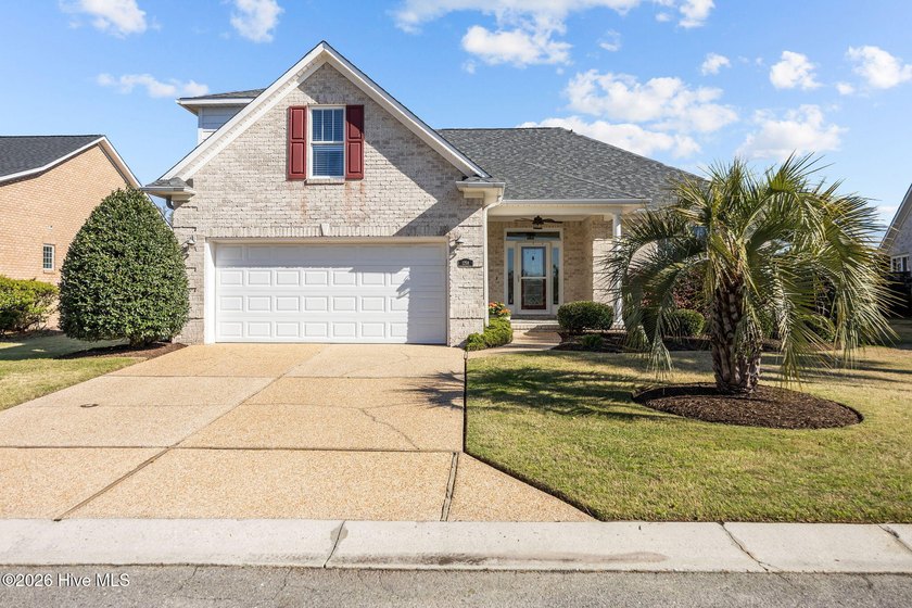 STUNNING ALL-BRICK 3 BEDROOM, 2 BATH HOME WITH A LARGE BONUS - Beach Home for sale in Leland, North Carolina on Beachhouse.com