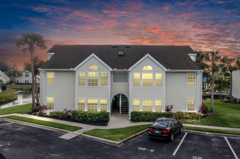 Stunning lake view residence, enjoy a serene yet vibrant - Beach Condo for sale in Vero Beach, Florida on Beachhouse.com