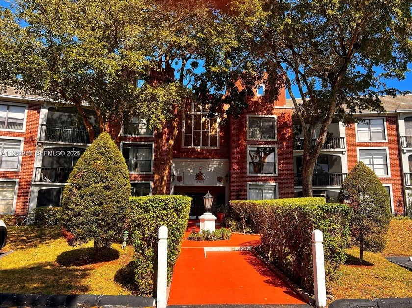 FOR SALE! BEAUTIFUL 2BR/2BA CORNER UNIT - ALL AGES WELCOME - - Beach Condo for sale in Lauderhill, Florida on Beachhouse.com