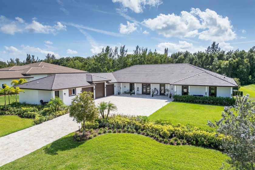 4 Yr New Custom blt by owner home, very spacious open floor plan - Beach Home for sale in Palm Beach Gardens, Florida on Beachhouse.com