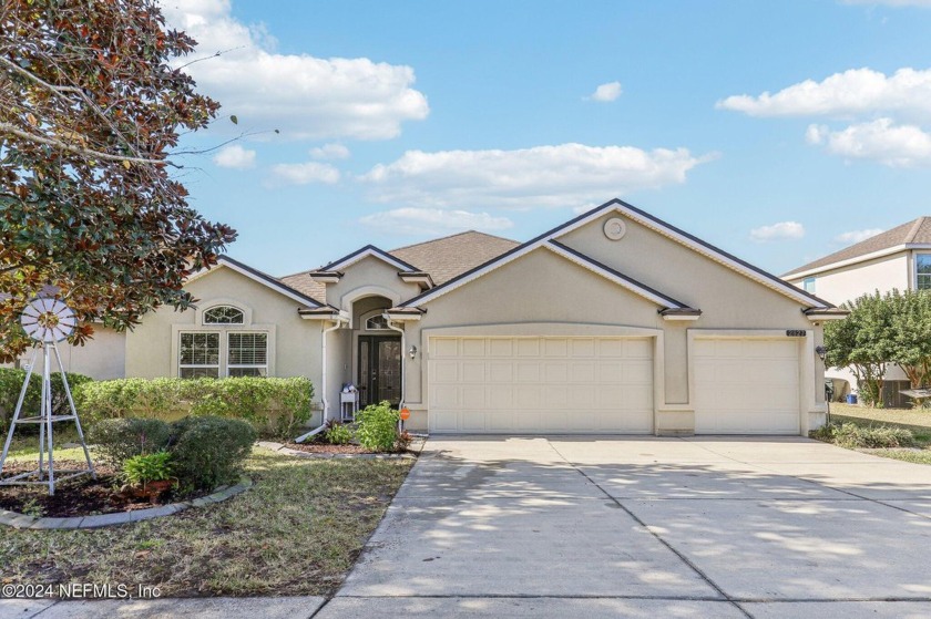 Welcome home! This beautiful house features 4 bedrooms, 3 full - Beach Home for sale in Green Cove Springs, Florida on Beachhouse.com