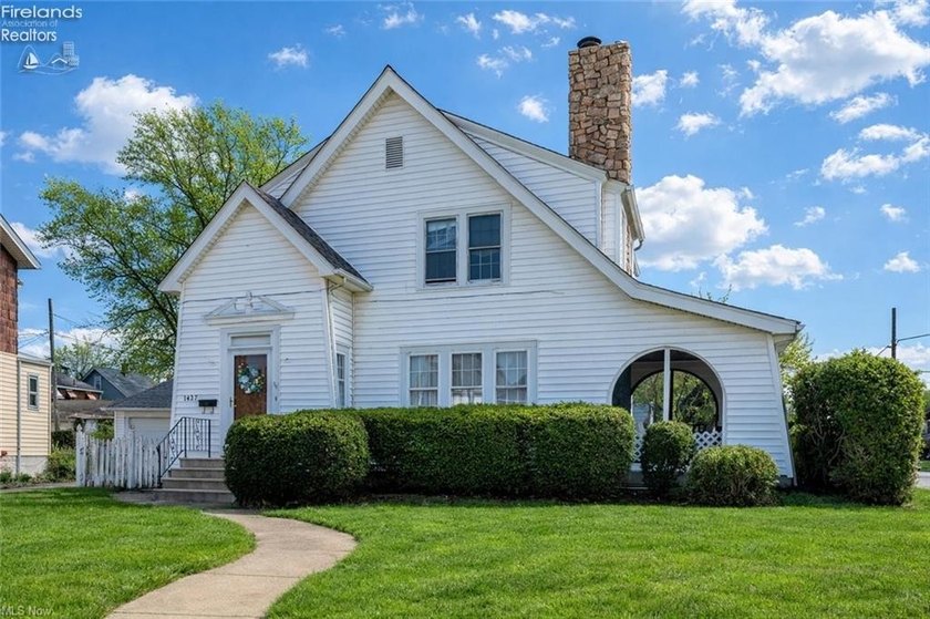 Fall in love with this charming white Colonial perfectly - Beach Home for sale in Lorain, Ohio on Beachhouse.com