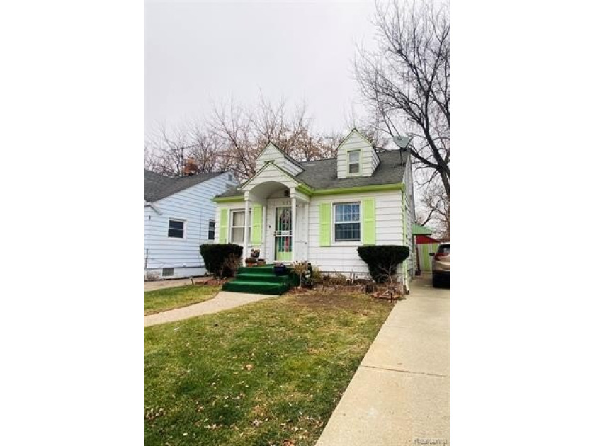 Well-maintained 4-bedroom, 1-bath home offering a comfortable - Beach Home for sale in Detroit, Michigan on Beachhouse.com