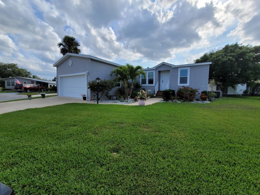 Looking for a beautiful 3 bed 2 bath 2019 Palm Harbor model - Beach Home for sale in Vero Beach, Florida on Beachhouse.com