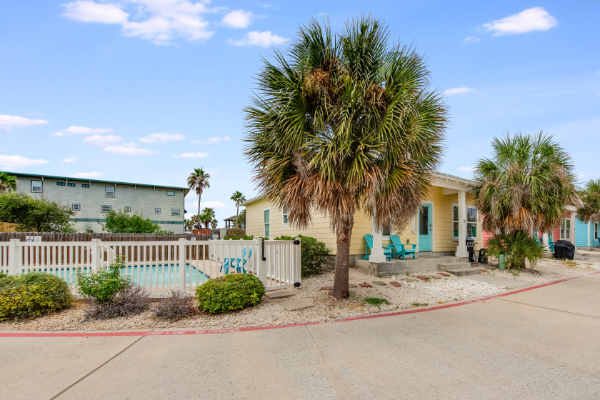 Welcome to Sea Salt & Lime! Pool, Close to BEACH, Golf Cart - Beach Vacation Rentals in port aransas, Texas on Beachhouse.com