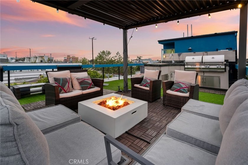 Architectural single family home with a showstopping rooftop - Beach Home for sale in Venice, California on Beachhouse.com