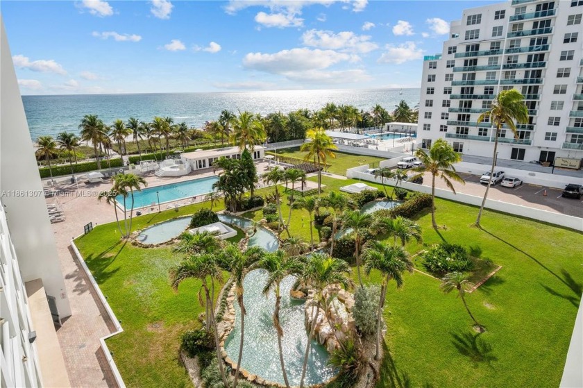 Stunning 2-bed, 2-bath residence in the heart of Miami Beach - Beach Condo for sale in Miami Beach, Florida on Beachhouse.com